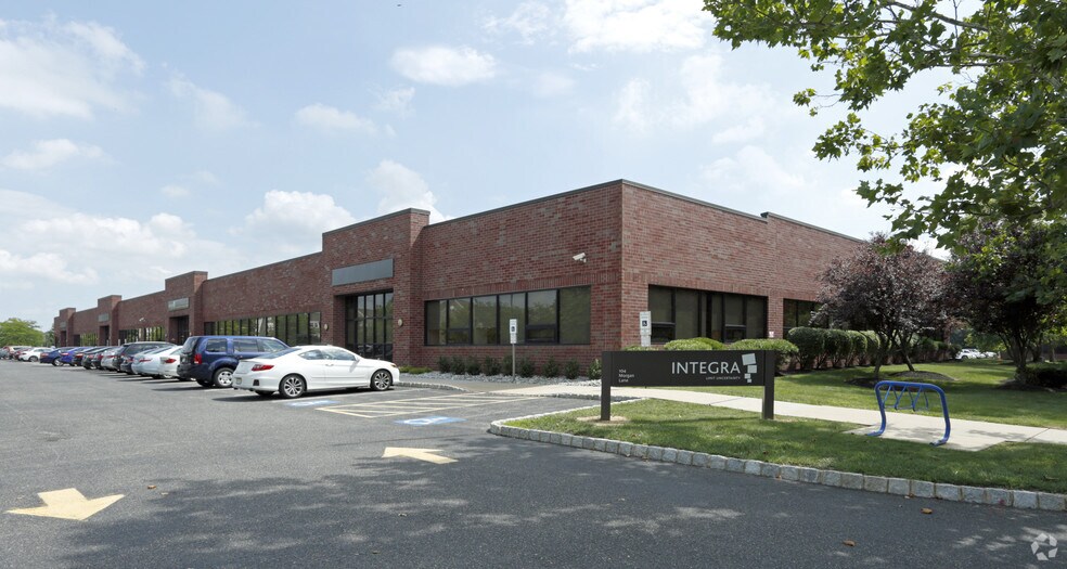 104 Morgan Ln, Plainsboro, NJ à vendre - Photo principale – Image 1 sur 6