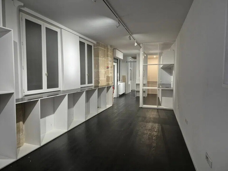Local commercial dans Paris à louer - Photo de l’immeuble – Image 3 sur 7