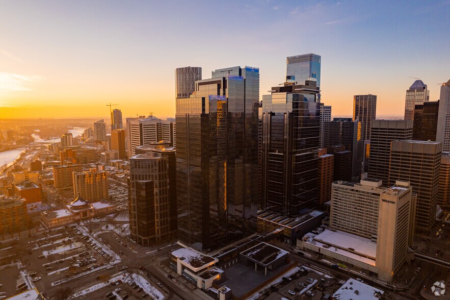 215 2nd St SW, Calgary, AB à louer - Aérien – Image 2 sur 5