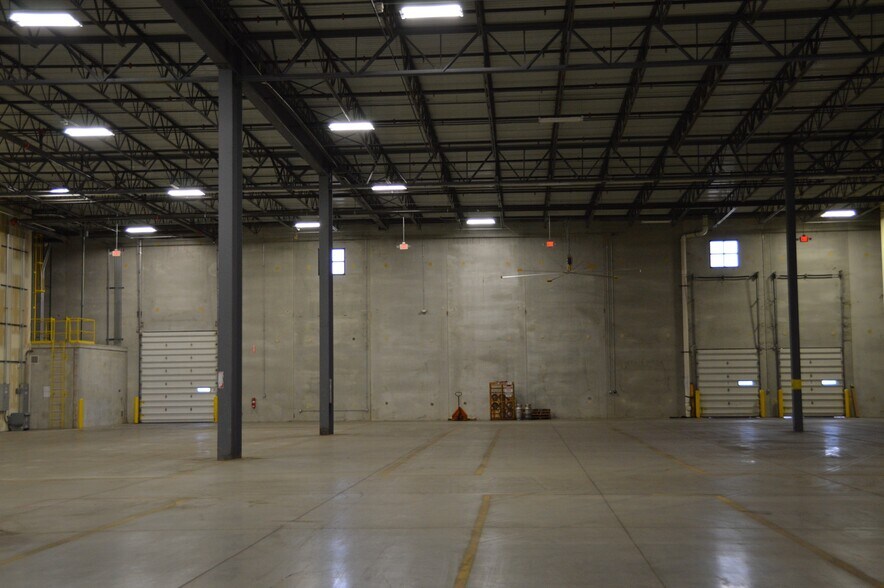 901-907 Wesemann Dr, West Dundee, IL à louer - Photo intérieure – Image 3 sur 5