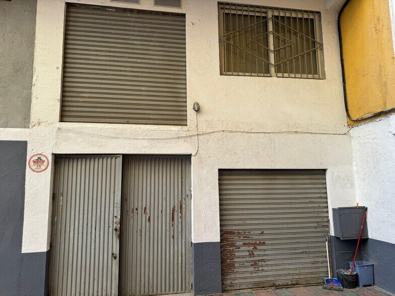 Local commercial dans Granada, Granada à louer - Photo de l’immeuble – Image 2 sur 11