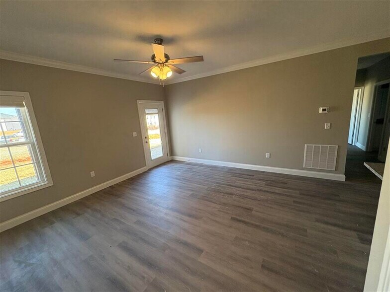 5150 Bakers Spring St, Bowling Green, KY à vendre - Photo intérieure – Image 3 sur 7