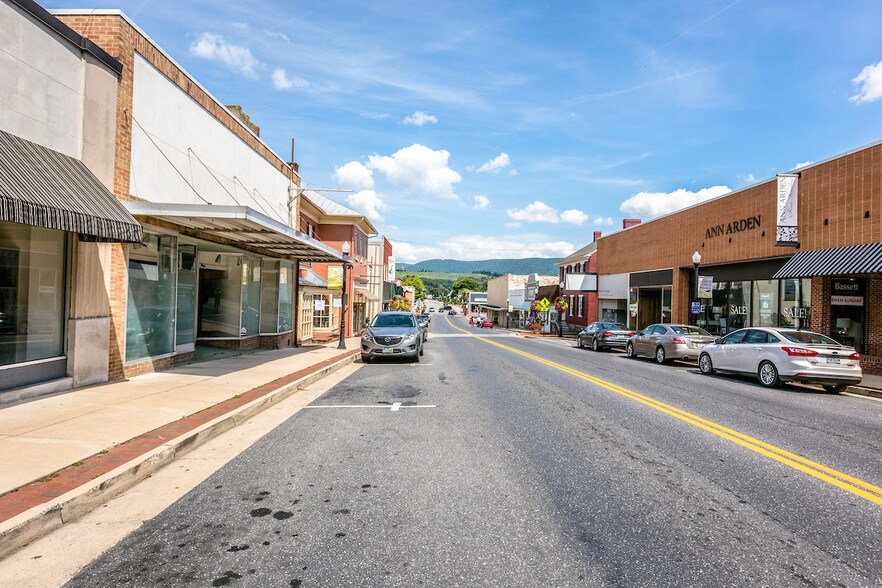 411 W Main St, Waynesboro, VA à vendre - Autre – Image 2 sur 20