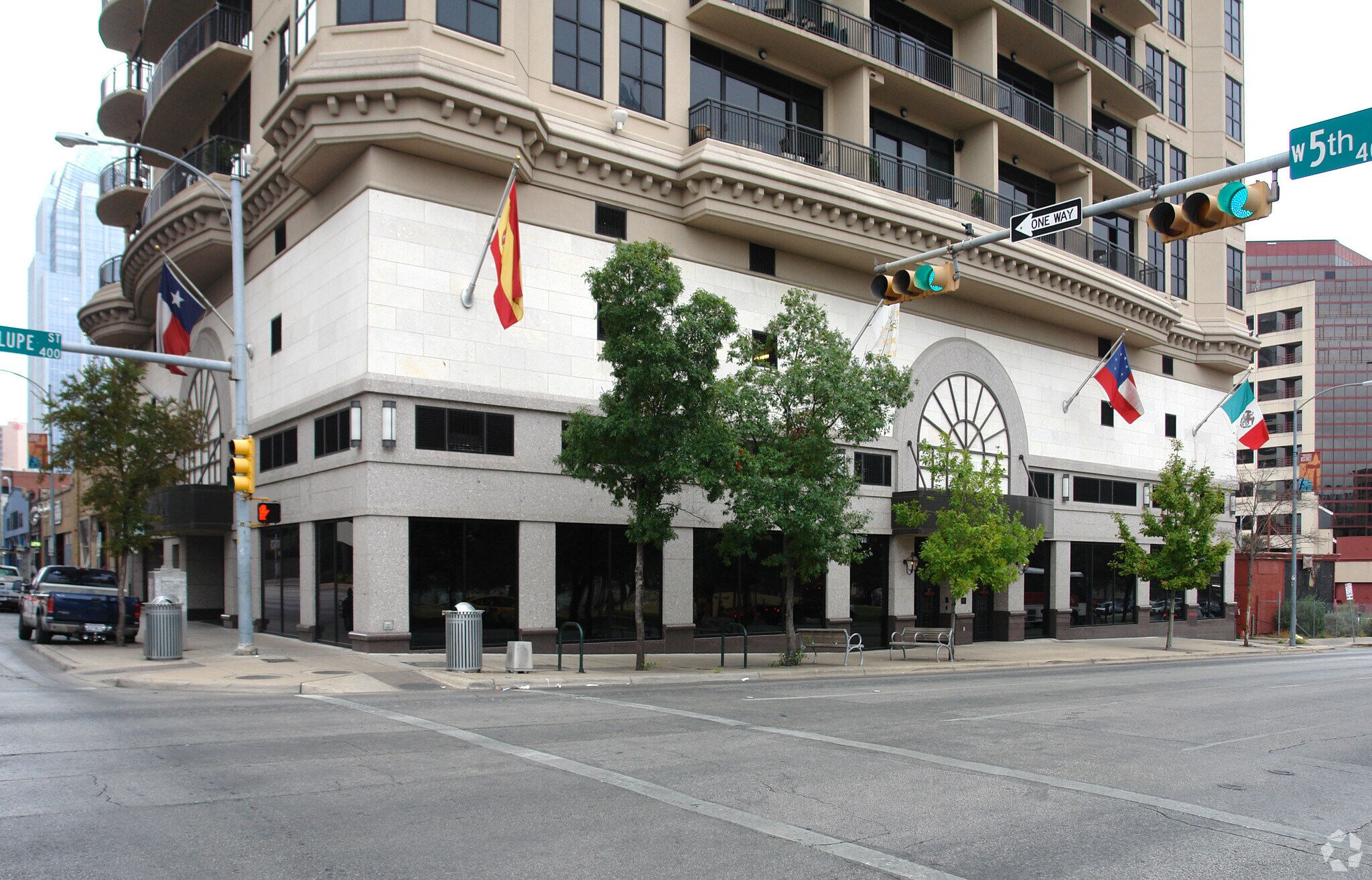 311 W 5th St, Austin, TX à louer Photo de l’immeuble– Image 1 sur 20