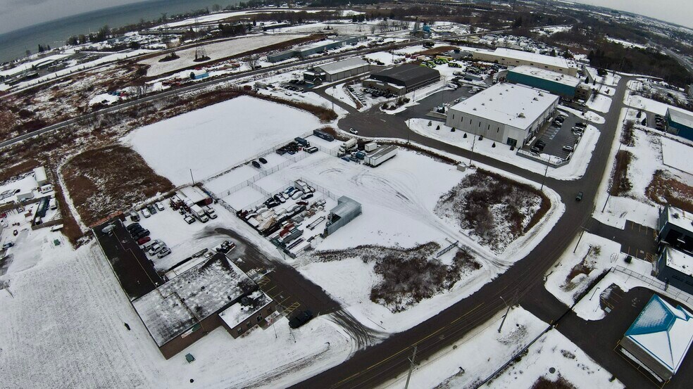 275 Lake Rd, Clarington, ON à vendre - Photo de l’immeuble – Image 3 sur 9