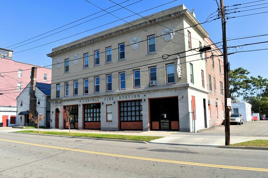 74 Carroll St, Binghamton, NY à vendre - Photo de l’immeuble – Image 3 sur 42
