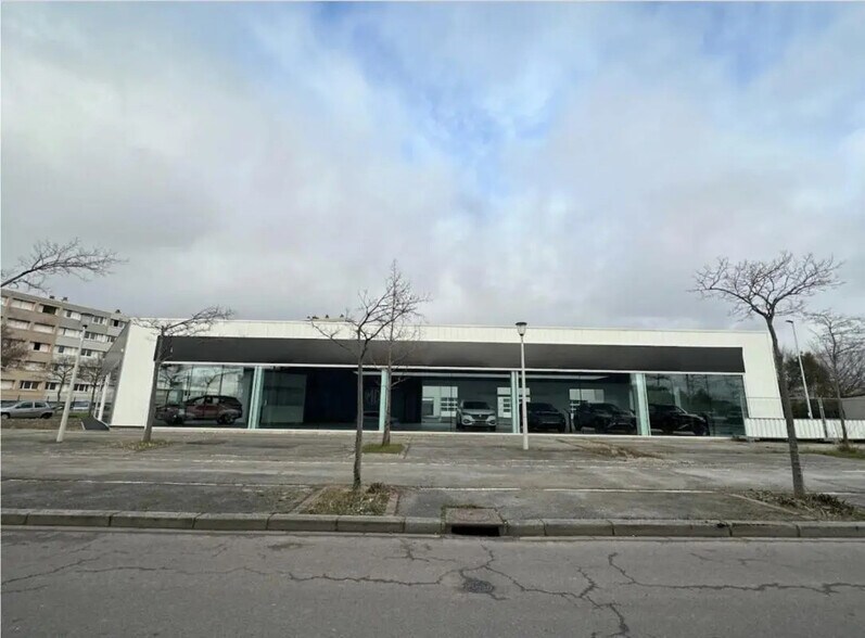 Local d’activités dans Le Havre à louer - Photo de l’immeuble – Image 2 sur 4