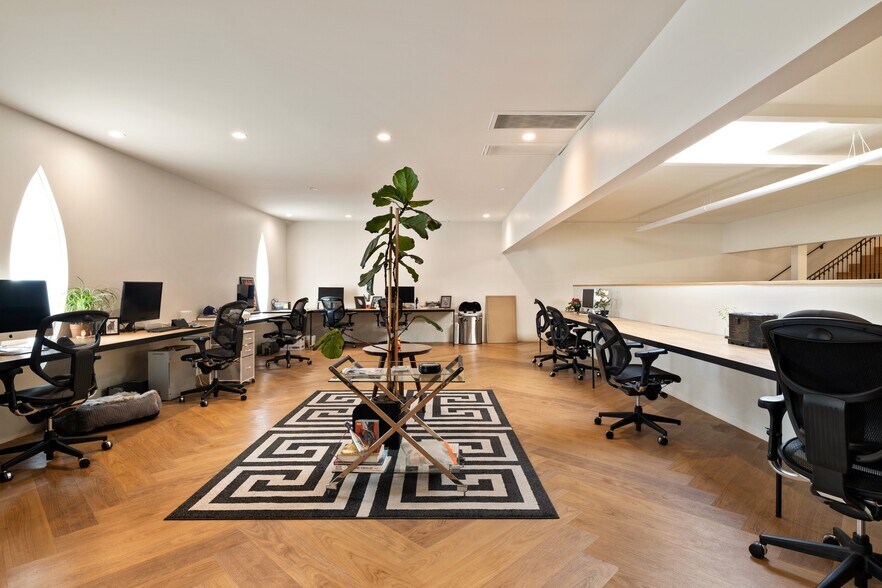 7207 Melrose Ave, Los Angeles, CA à louer - Photo de l’immeuble – Image 3 sur 17