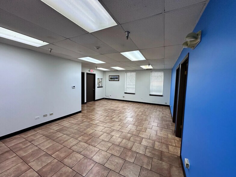 720-730 N Edgewood Ave, Wood Dale, IL à vendre - Photo intérieure – Image 3 sur 6