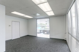2060 Walsh Ave, Santa Clara, CA à louer Photo intérieure– Image 2 sur 2