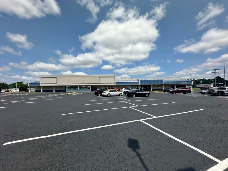 2211-2213 S Military Hwy, Chesapeake, VA à louer - Photo de l’immeuble – Image 2 sur 13