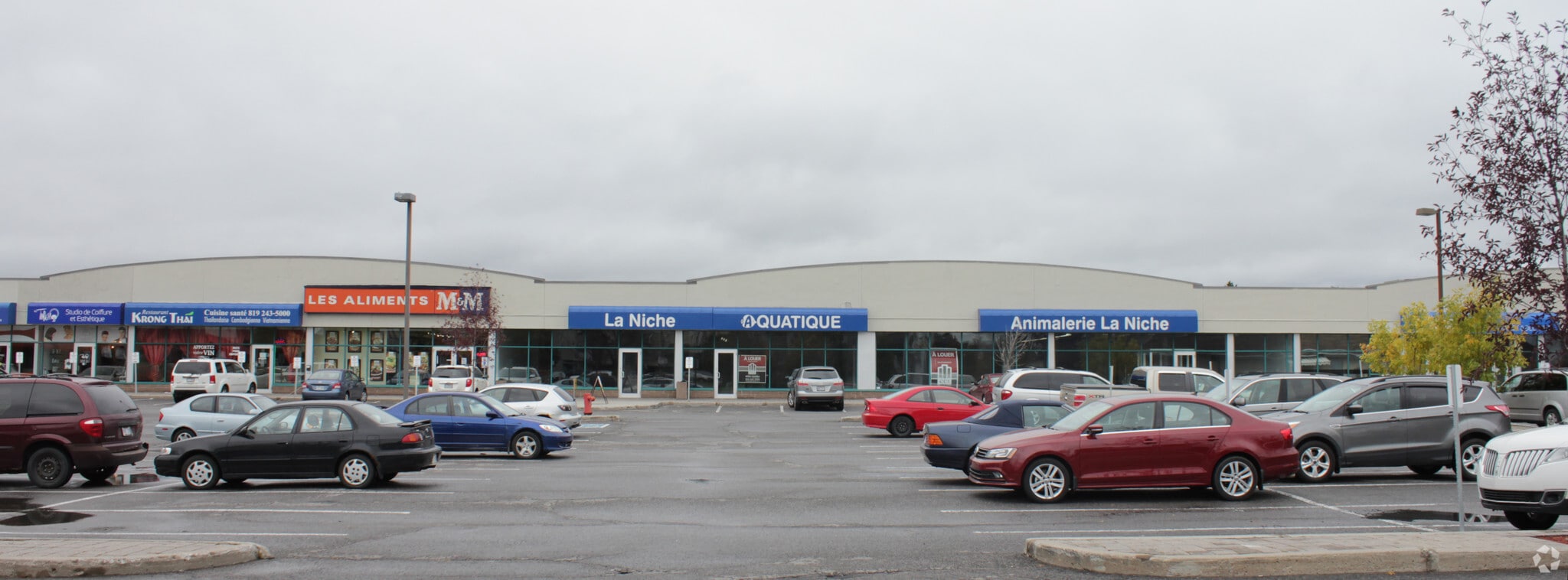 195-215 St Bellehumeur, Gatineau, QC à louer Photo principale– Image 1 sur 8