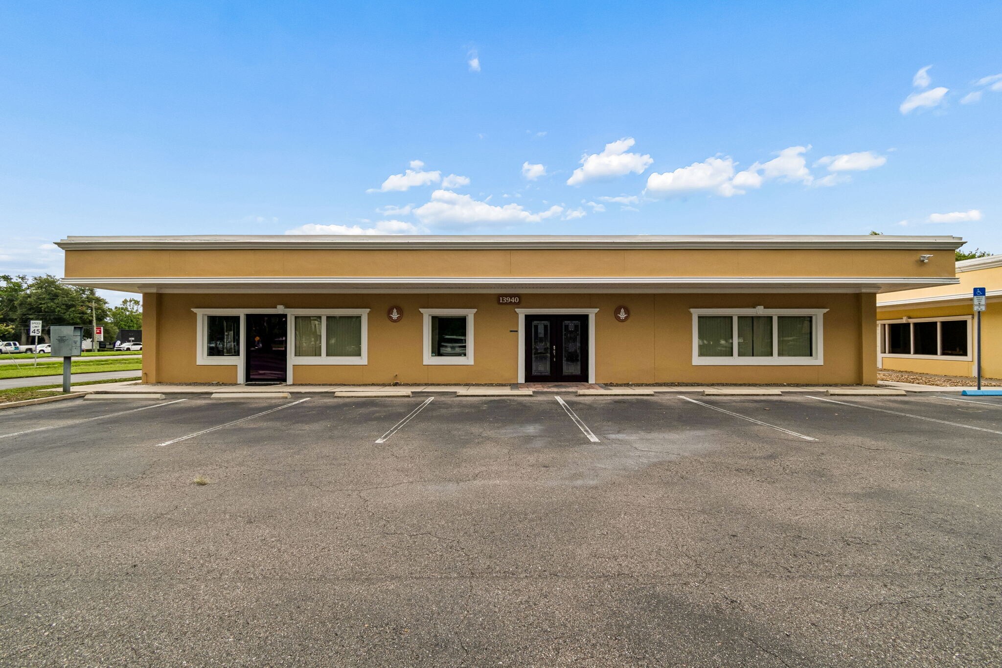 13940 N Dale Mabry, Tampa, FL à vendre Photo de l’immeuble– Image 1 sur 23