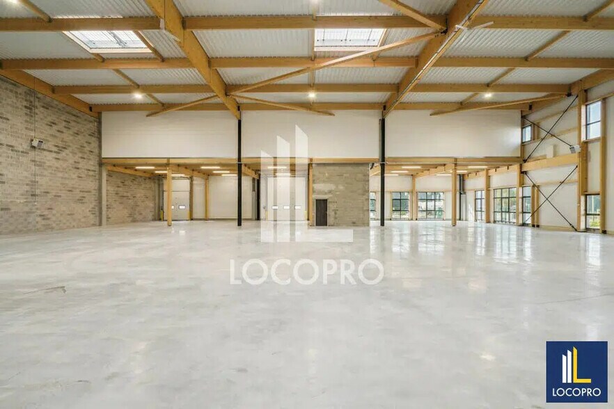 Industriel/Logistique dans Avignon à louer - Photo de l’immeuble – Image 1 sur 9