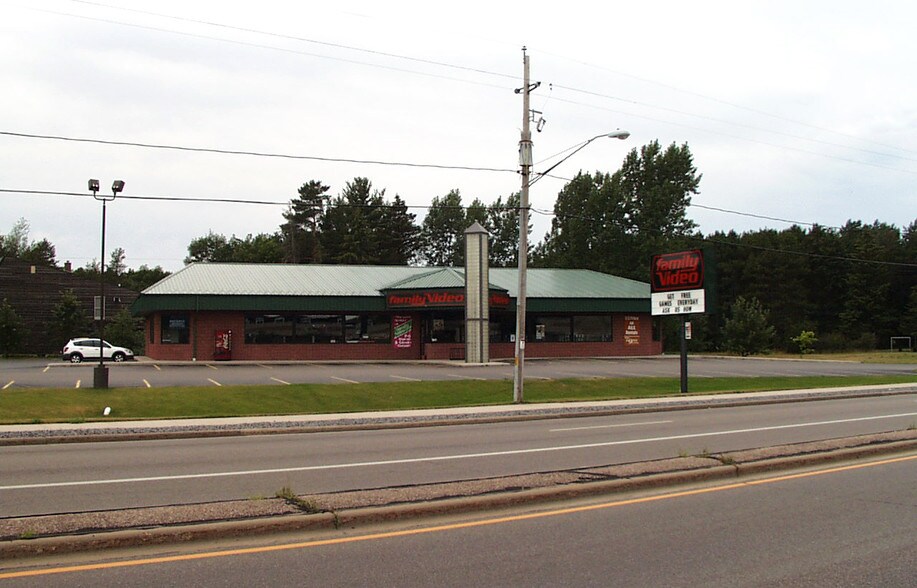 1841 Post Rd, Plover, WI à louer - Photo principale – Image 1 sur 5