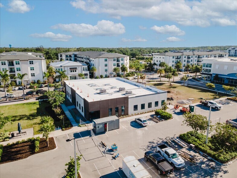 6355 Initiative Blvd, Sarasota, FL à louer - Photo de l’immeuble – Image 1 sur 30
