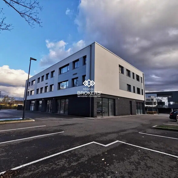 Bureau dans Thonon-les-Bains à louer - Photo de l’immeuble – Image 2 sur 9