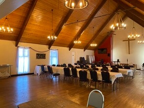 275 N Main St, Manteca, CA à louer Photo intérieure– Image 2 sur 10