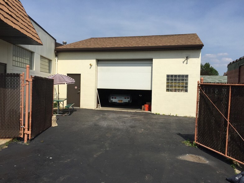 2323 Hyde Park Blvd, Niagara Falls, NY à vendre - Photo de l’immeuble – Image 2 sur 3