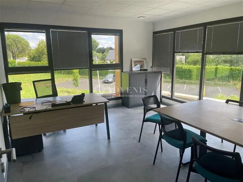 Local d’activités dans Le Mans à louer - Photo de l’immeuble – Image 3 sur 12
