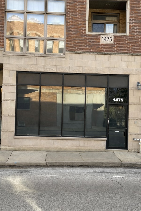 1473-1475 W Irving Park Rd, Chicago, IL 60613 - Lot C2 - - Photo intérieure - Image 1 of 9