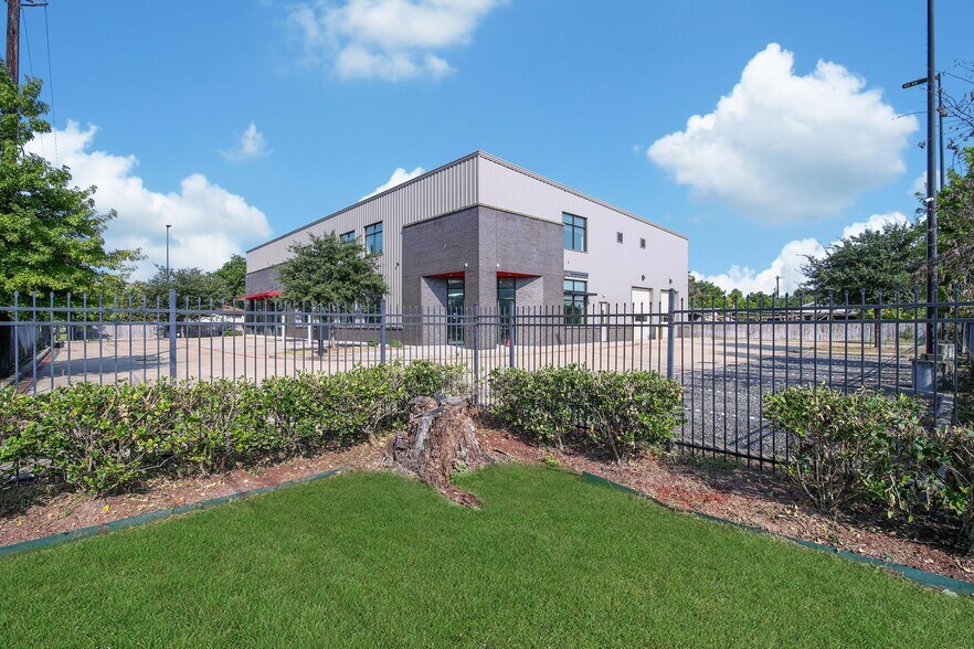 5939 Albert Dr, Humble, TX à vendre - Photo de l’immeuble – Image 2 sur 99