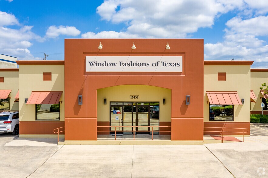 16151 College Oak Dr, San Antonio, TX à vendre - Photo de l’immeuble – Image 2 sur 19