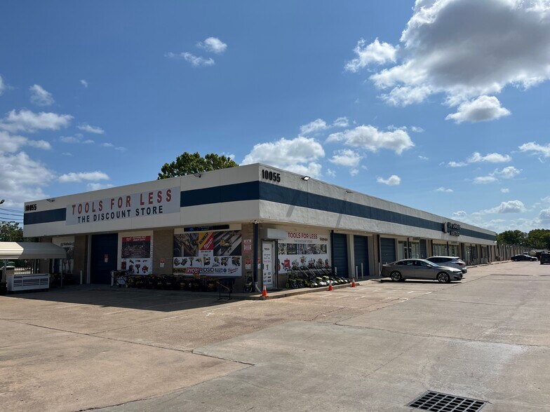 10055 Belknap Rd, Sugar Land, TX à louer - Photo de l’immeuble – Image 1 sur 2