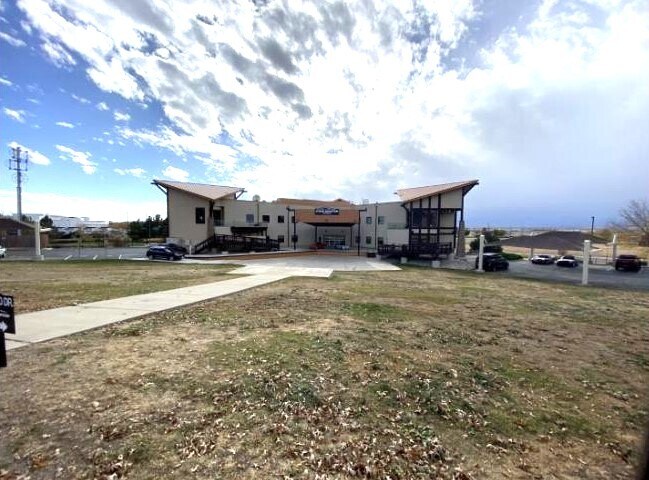 4270 Byrd Dr, Loveland, CO à vendre - Photo de l’immeuble – Image 2 sur 8