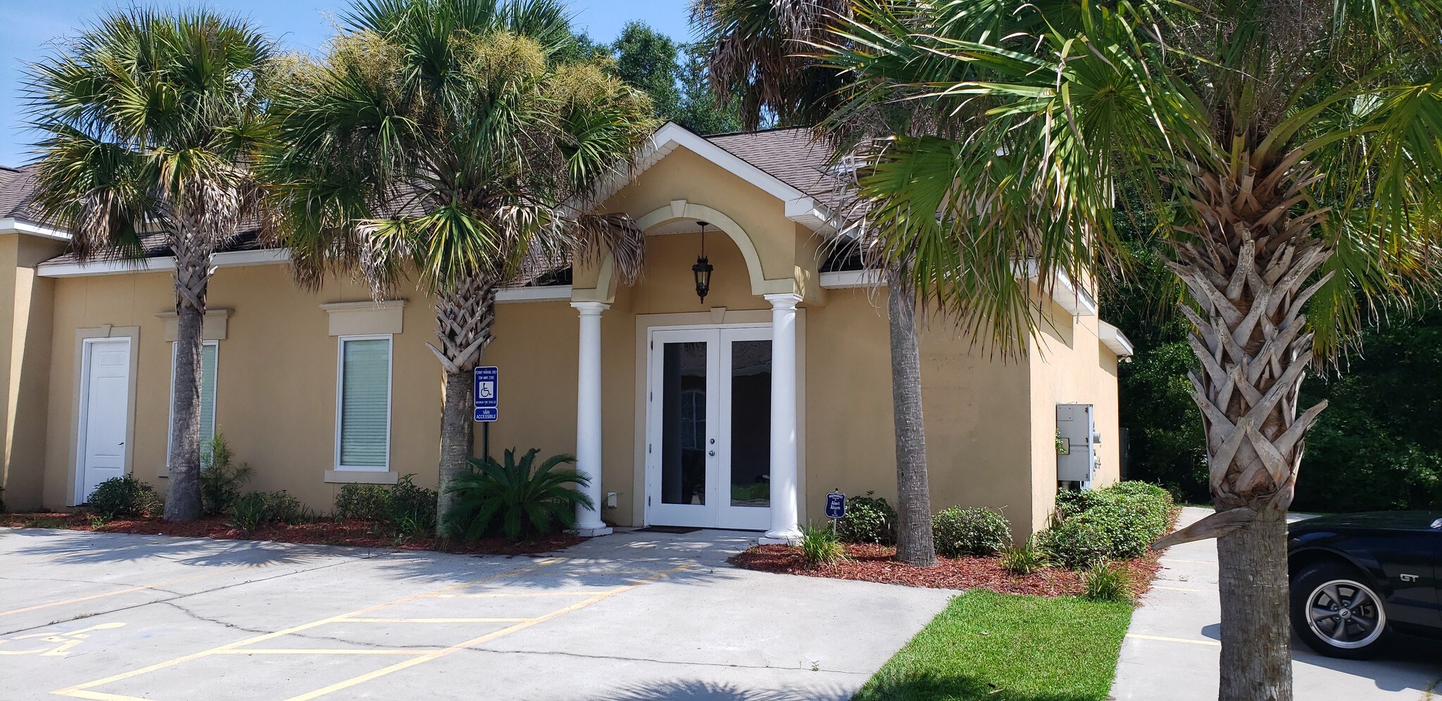 160 Juniper Ct, Brunswick, GA à louer Photo principale– Image 1 sur 3