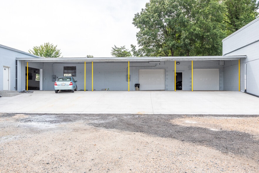 204 Thompson Ave, Fredericksburg, VA à louer - Photo principale – Image 1 sur 12