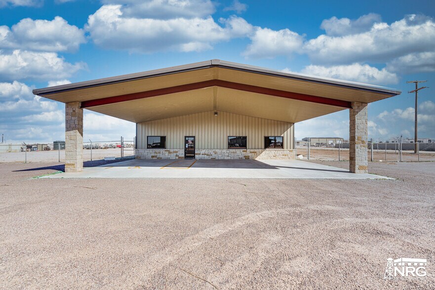 3211 S County Road 1180, Midland, TX à louer - Photo de l’immeuble – Image 2 sur 21