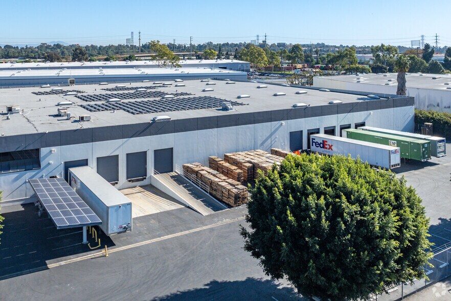 2850 E El Presidio St, Long Beach, CA à louer - Photo de l’immeuble – Image 3 sur 5