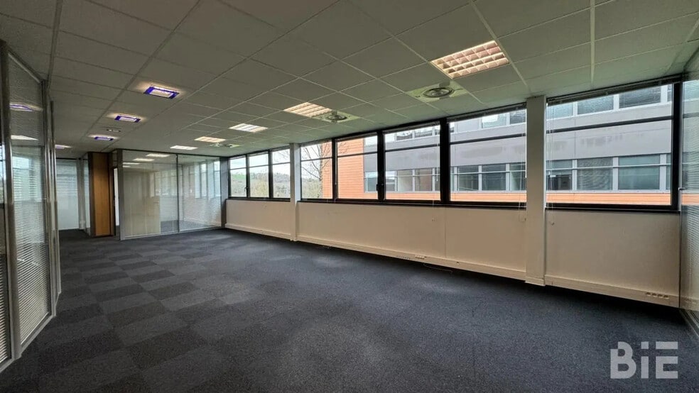 Bureau dans Coulounieix-Chamiers à louer - Photo de l’immeuble – Image 2 sur 6
