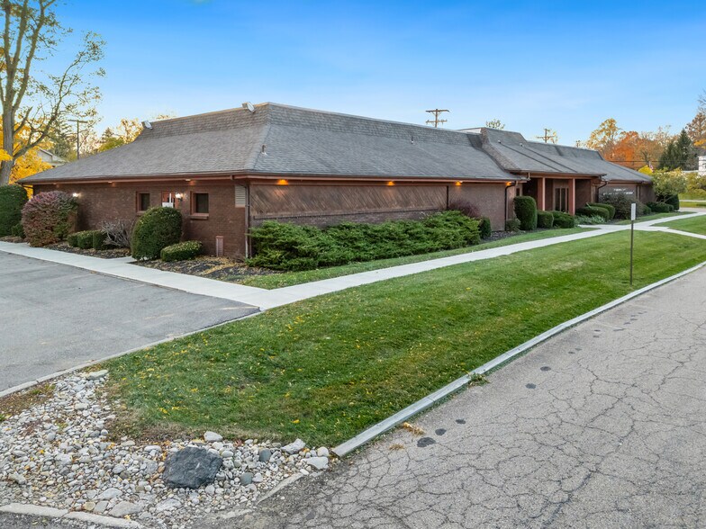 5538 Philadelphia Dr, Dayton, OH à vendre - Photo de l’immeuble – Image 1 sur 31