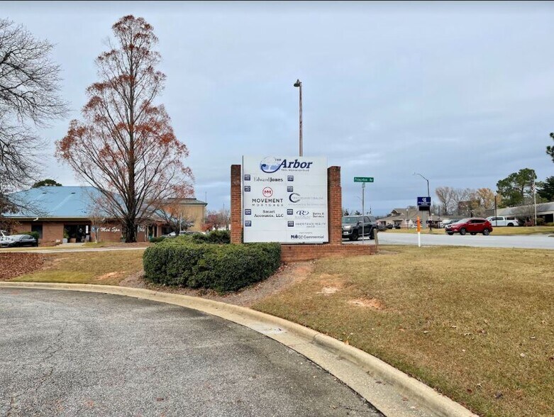 5651 Whitesville Rd, Columbus, GA à louer - Photo de l’immeuble – Image 2 sur 2