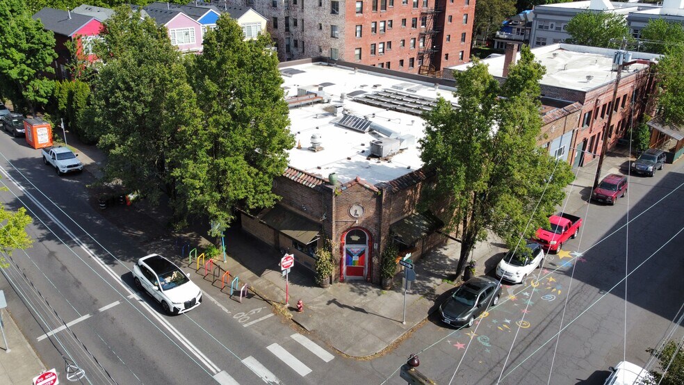 1400-1416 SE Morrison St, Portland, OR à vendre - Photo de l’immeuble – Image 1 sur 7