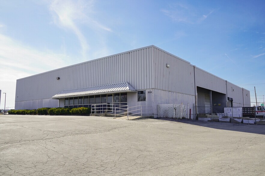 5311 Distribution Dr, Fort Wayne, IN à louer - Photo de l’immeuble – Image 1 sur 4