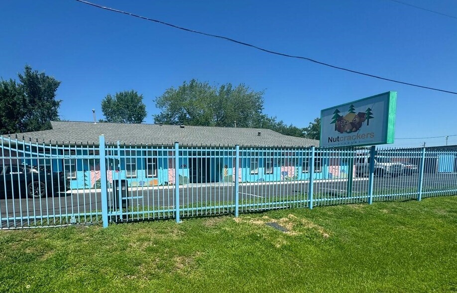 8128 Braewick Dr, Houston, TX à vendre - Photo de l’immeuble – Image 2 sur 39