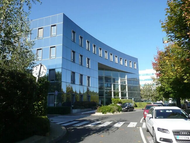 Plus de détails pour 18 Place Des Nympheas, Villepinte - Bureau, Industriel/Logistique à louer