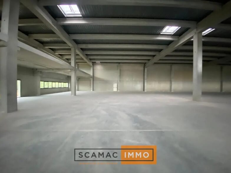 Local d’activités dans La Ciotat à louer - Photo intérieure – Image 2 sur 4