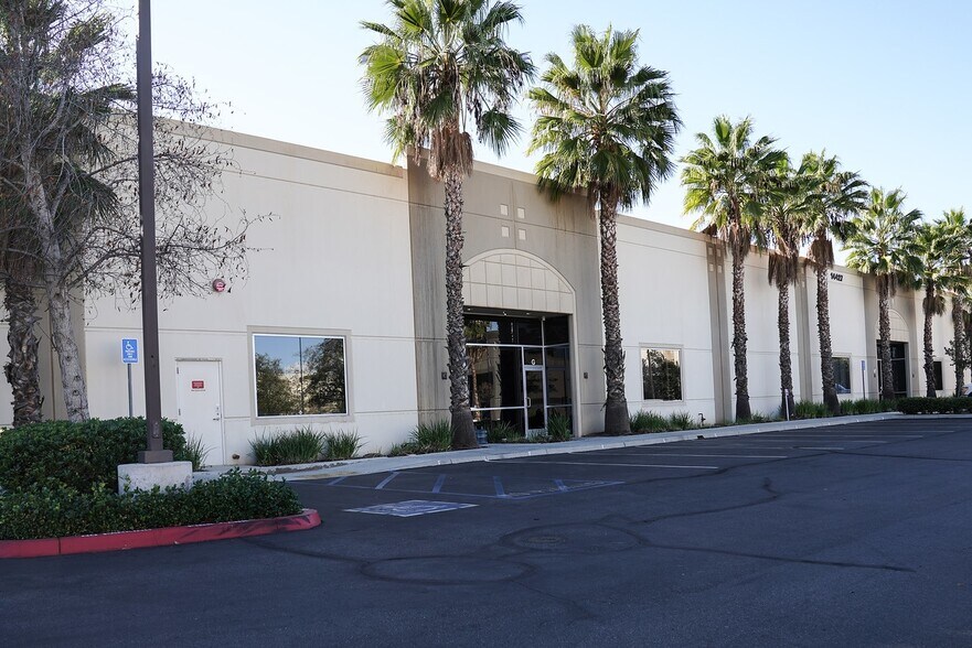 14427 Meridian Pky, Riverside, CA à louer - Photo principale – Image 1 sur 10