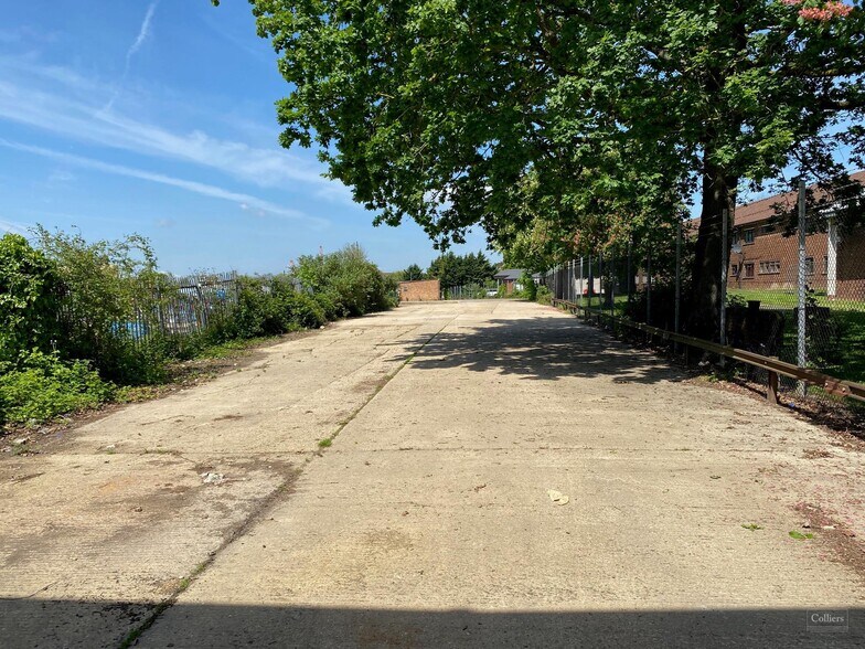 Ickenham Rd, Ruislip à louer - Photo principale – Image 2 sur 6