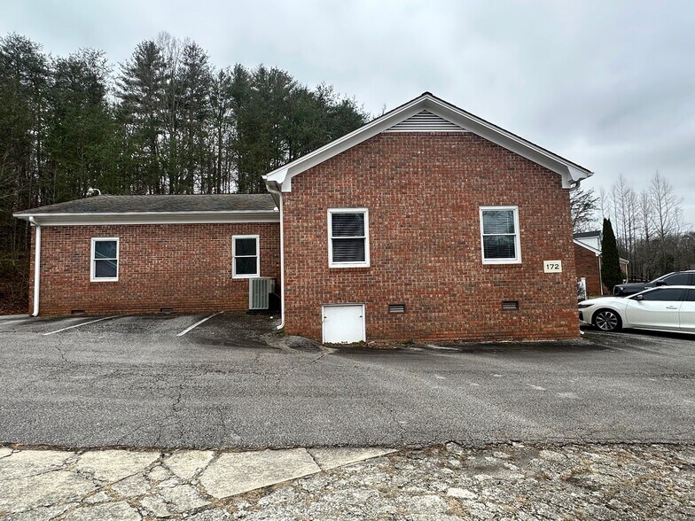172 Professional Park Dr, Clarkesville, GA à vendre - Photo de l’immeuble – Image 2 sur 3