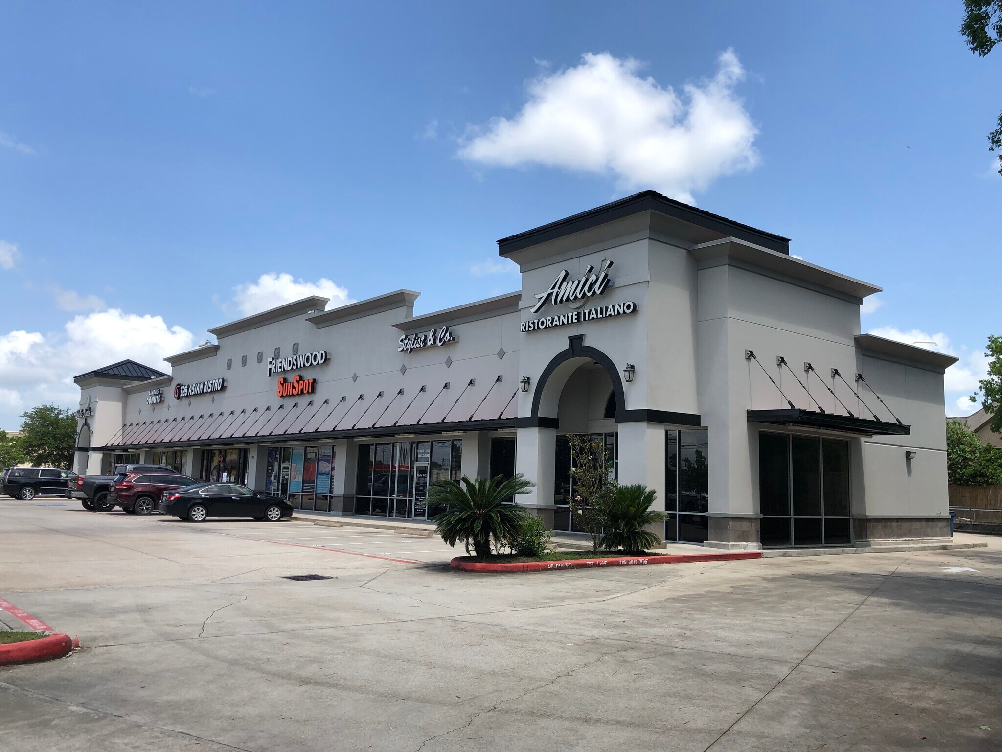 709 W Parkwood Ave, Friendswood, TX à louer Photo principale– Image 1 sur 6
