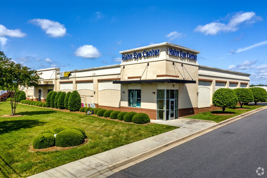 8506 S Tryon St, Charlotte, NC à louer - Photo de l’immeuble – Image 2 sur 6