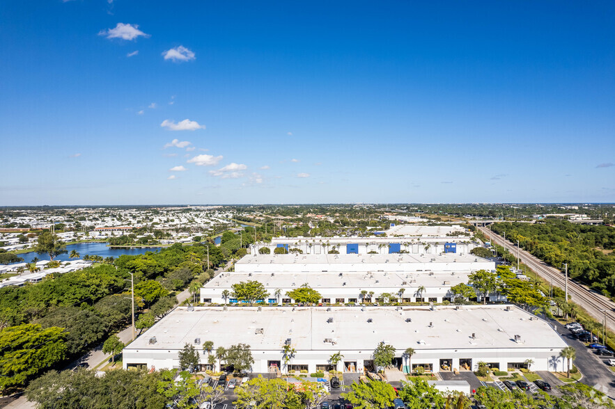 2000-2023 Corporate Dr, Boynton Beach, FL à louer - Photo de l’immeuble – Image 3 sur 6