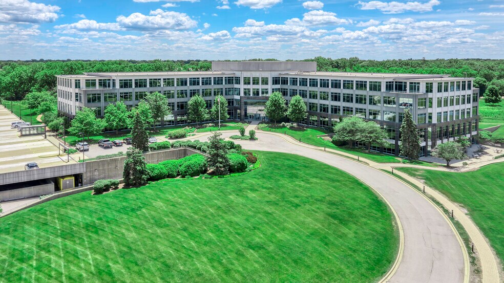 1900 West Field Ct, Lake Forest, IL à louer - Photo de l’immeuble – Image 3 sur 4