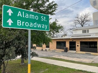 Plus de détails pour 1631 N Interstate 35, San Antonio, TX - Bureau/Local commercial à louer