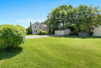 Plus de détails pour 12 Hawkins Ave, Center Moriches, NY - Logement à vendre